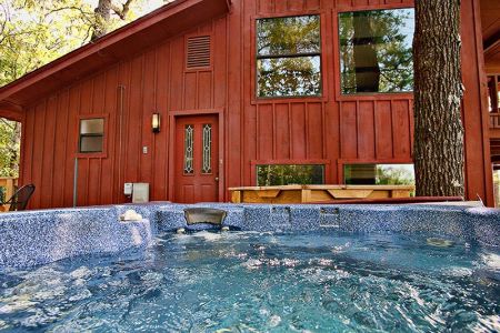big house hot tub.jpg